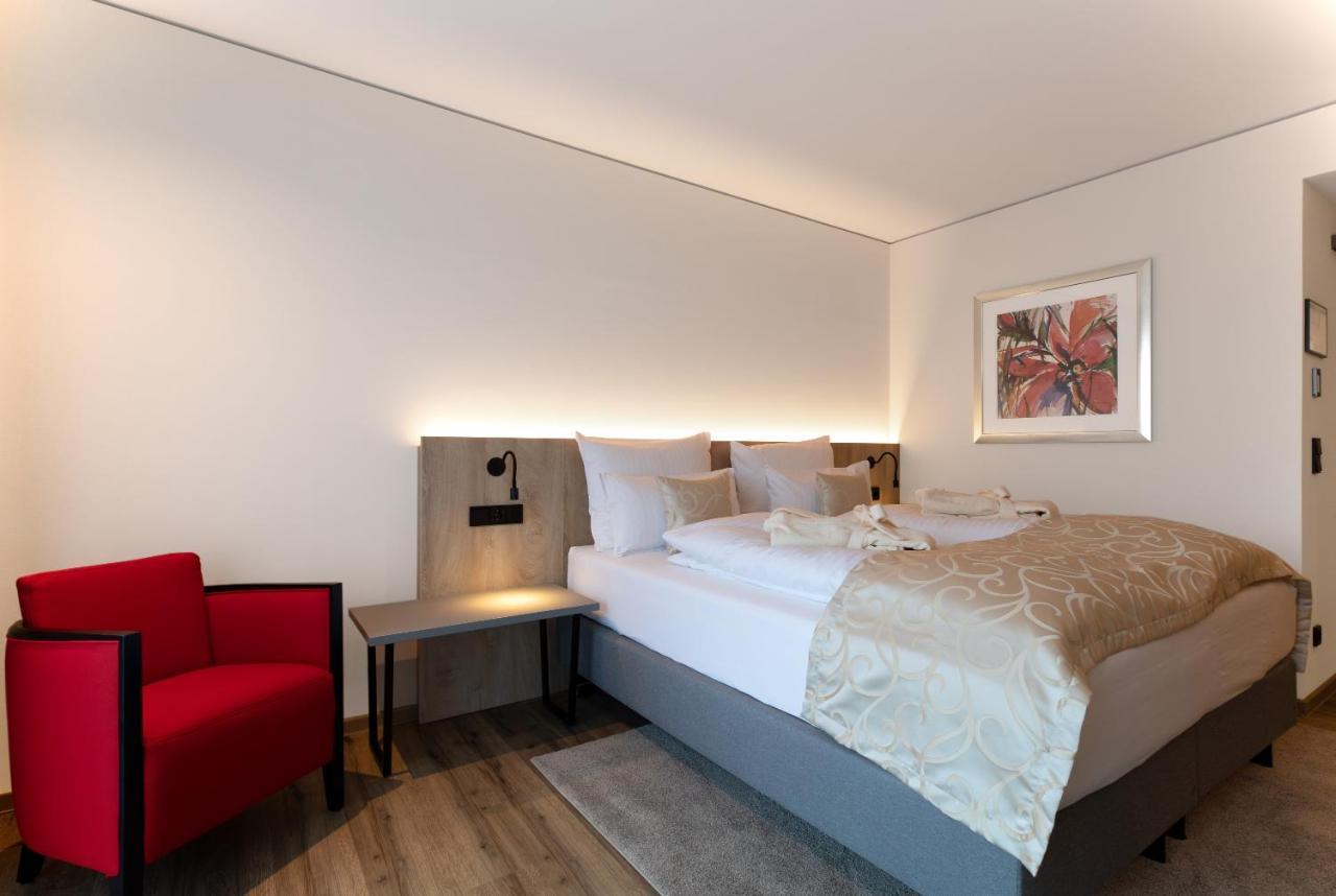 Zimmer mit Kingsize-Bett